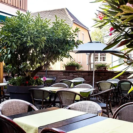 Restaurant 3 Chateaux Hotel *