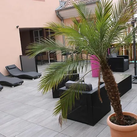 Restaurant 3 Chateaux Отель