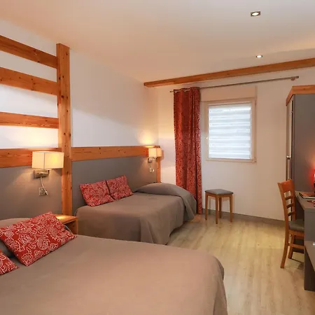 Restaurant 3 Chateaux Отель *