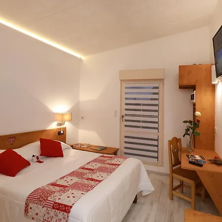 Restaurant 3 Chateaux Отель *