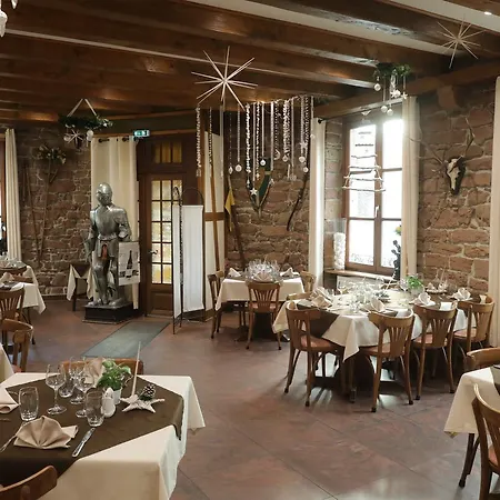 Restaurant 3 Chateaux Hotel *