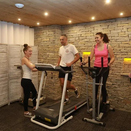 Отель Restaurant 3 Chateaux *