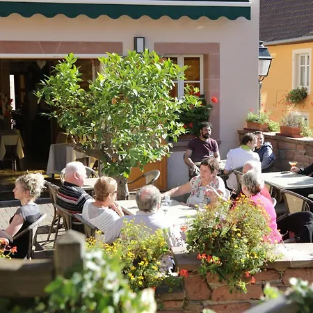 Отель Restaurant 3 Chateaux *