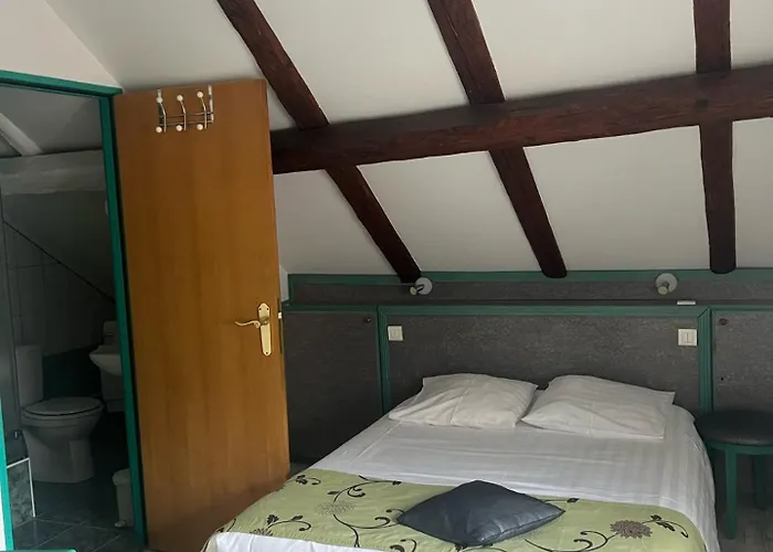 Restaurant 3 Chateaux Hotel *